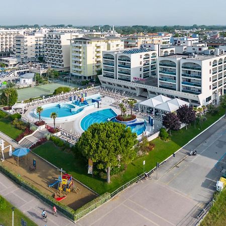 Aparthotel Imperial Bibione Bagian luar foto