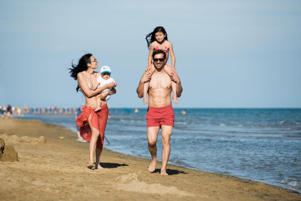 Aparthotel Imperial Bibione Bagian luar foto