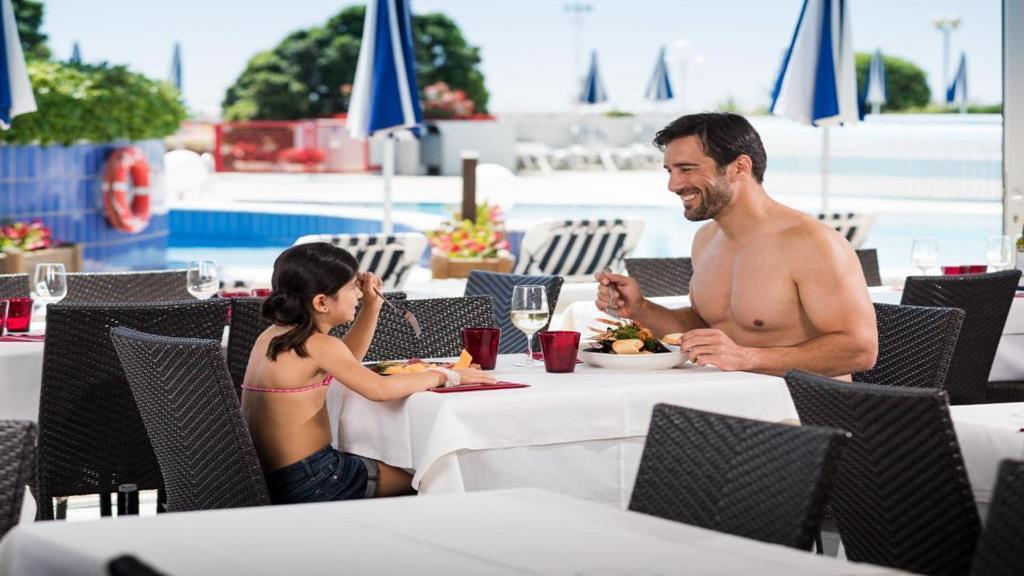 Aparthotel Imperial Bibione Bagian luar foto