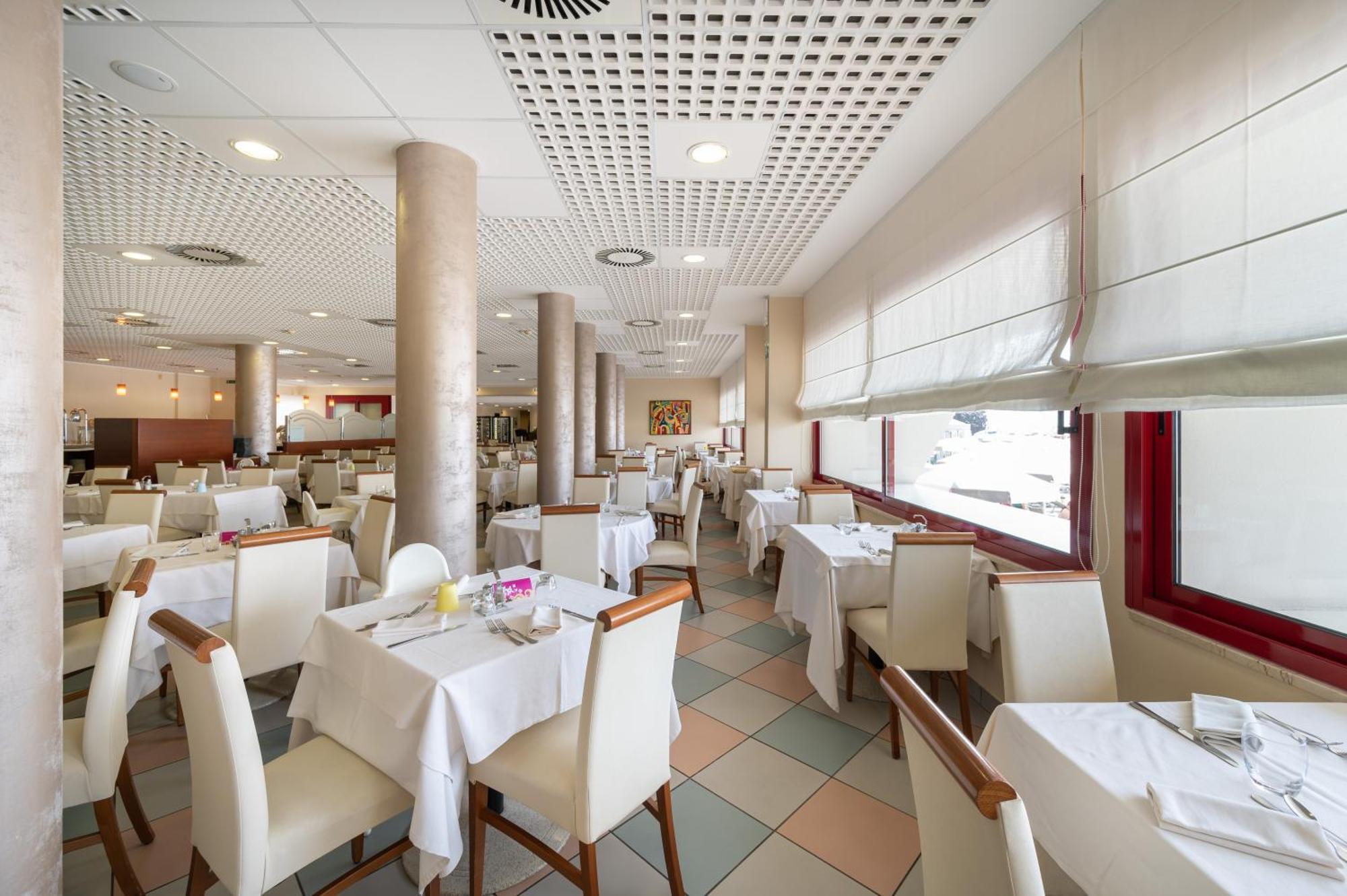 Aparthotel Imperial Bibione Bagian luar foto