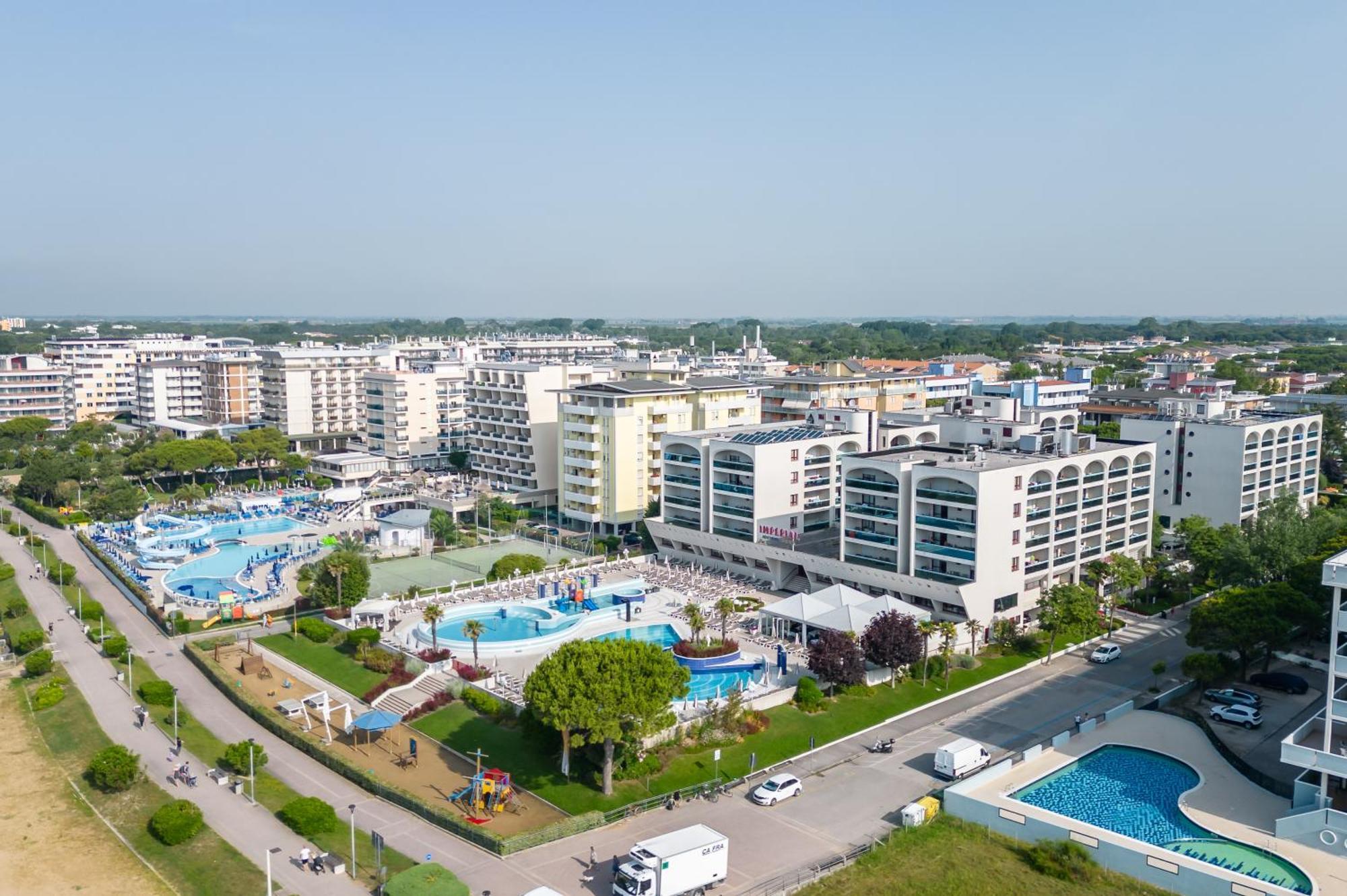 Aparthotel Imperial Bibione Bagian luar foto