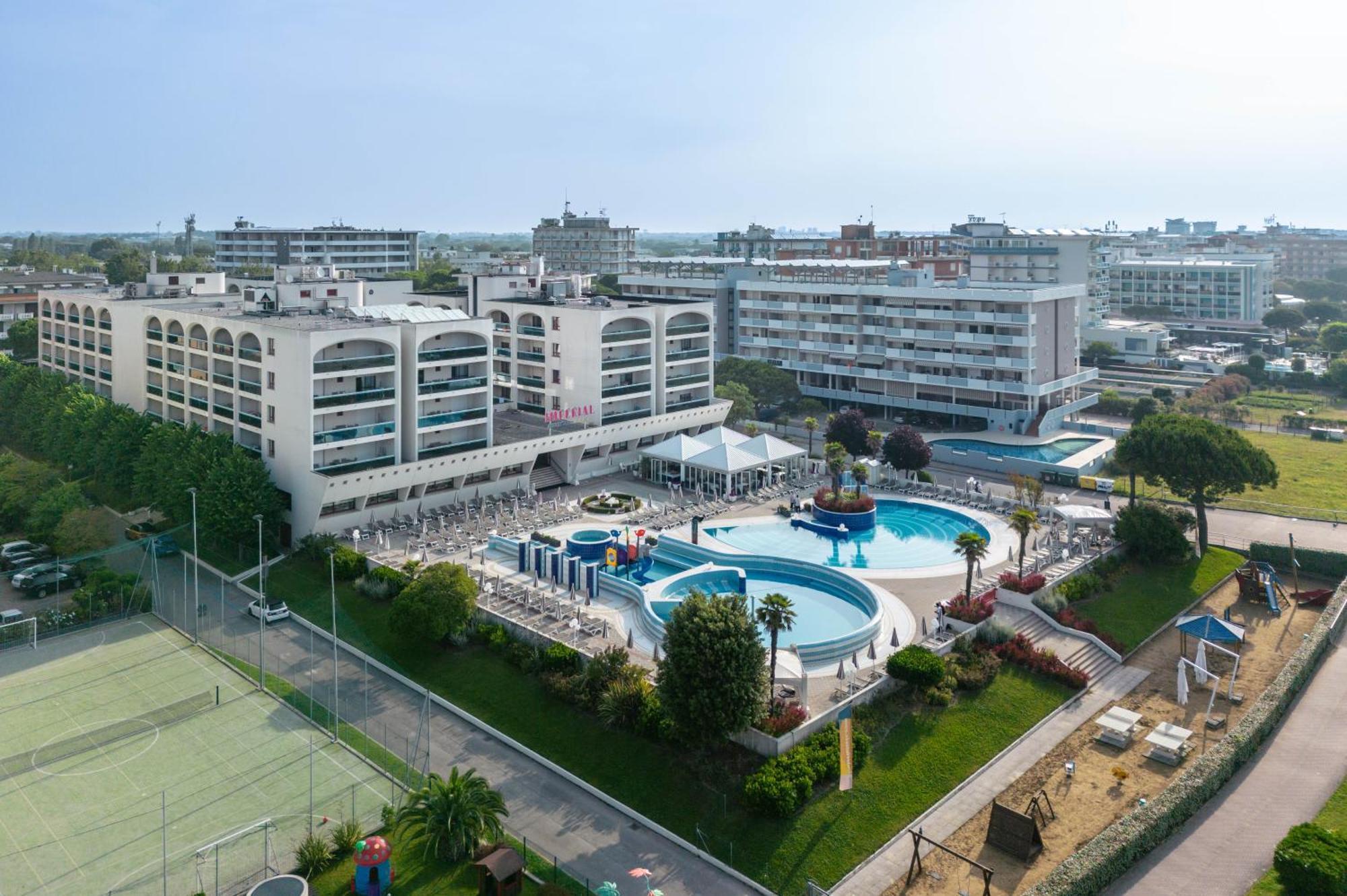 Aparthotel Imperial Bibione Bagian luar foto
